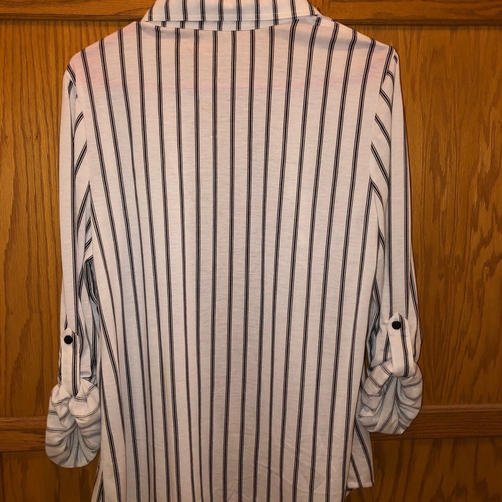 Long sleeve button up - Picture 2 of 3